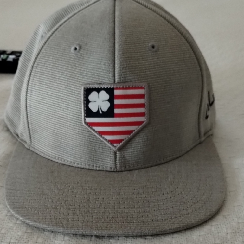 Men's Gray Cap with Clover and Flag Patch